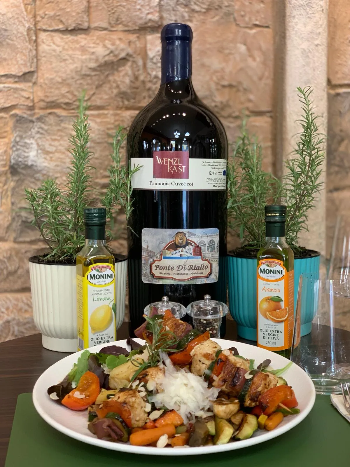 Gegrilltes Gemüse mit Hühnerspießen und Ponte Di Rialto Hauswein